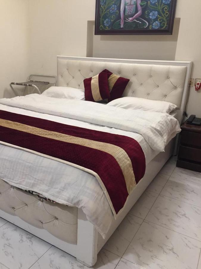 Maplewood Guest House, Neeti Bagh, New Delhiit Is A Boutiqu Guest House - Room 5 Eksteriør bilde